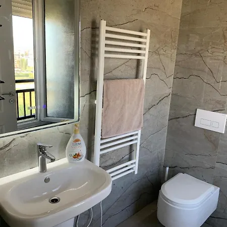 Lägenhet Romantic Penthouse With Mountains View Kashari