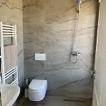公寓 Romantic Penthouse With Mountains View