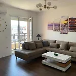 公寓 Romantic Penthouse With Mountains View
