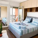 Daire Romantic Penthouse With Mountains View *