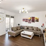 Daire Romantic Penthouse With Mountains View *