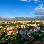 Apartmán Romantic Penthouse With Mountains View