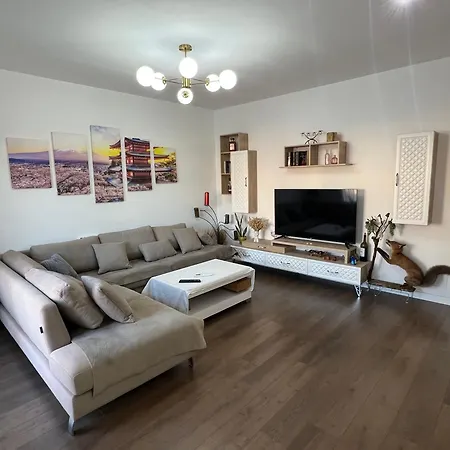 Romantic Penthouse With Mountains View