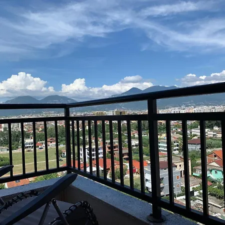 Romantic Penthouse With Mountains View Apartmán Kashari