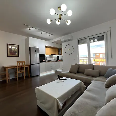 公寓 Romantic Penthouse With Mountains View *