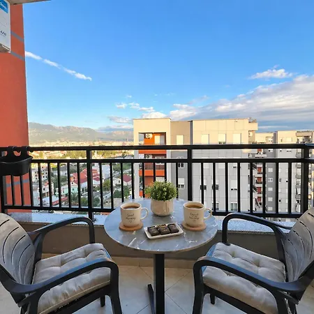Romantic Penthouse With Mountains View *