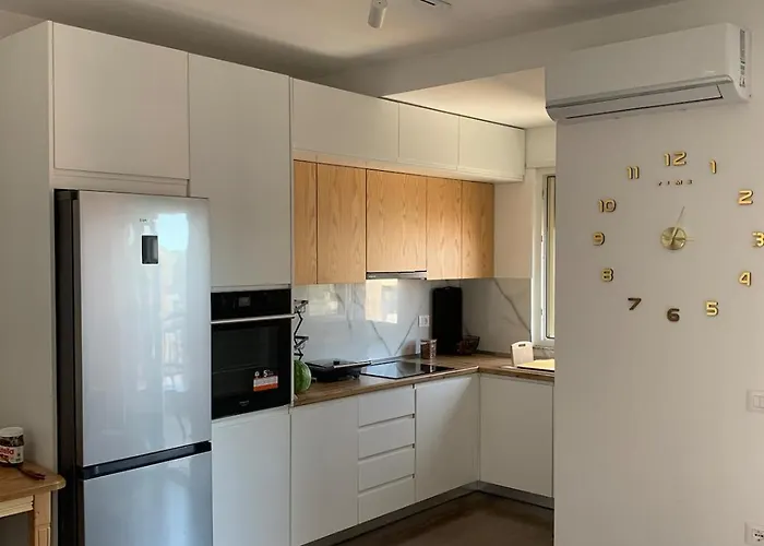 Romantic Penthouse With Mountains View 公寓 Kashari