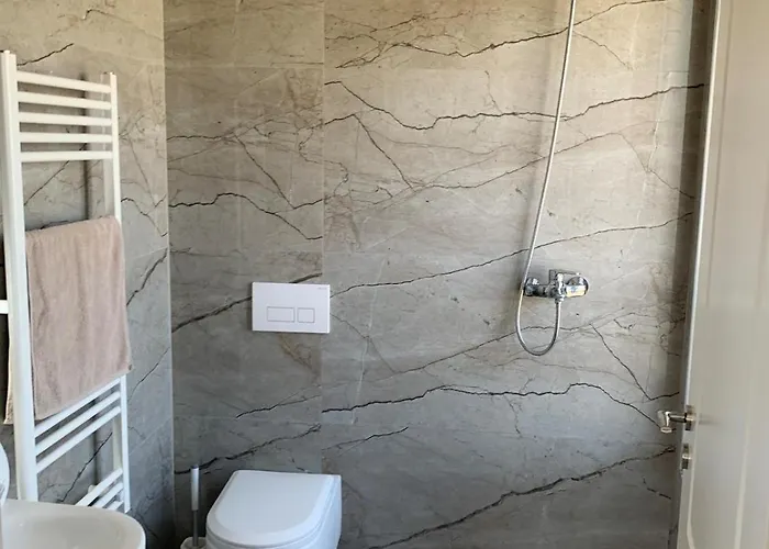 公寓 Romantic Penthouse With Mountains View