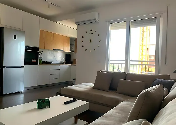 公寓 Romantic Penthouse With Mountains View *