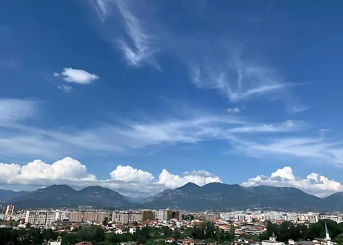 Romantic Penthouse With Mountains View 公寓